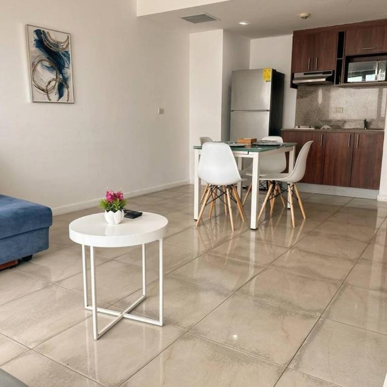 Suite moderna en Guayaquil con vista al río, excelente ubicación - Suite with River View - 15
