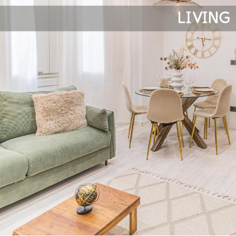 Luxury Duplex Plaza del Pilar - Two-Bedroom Apartment - 4