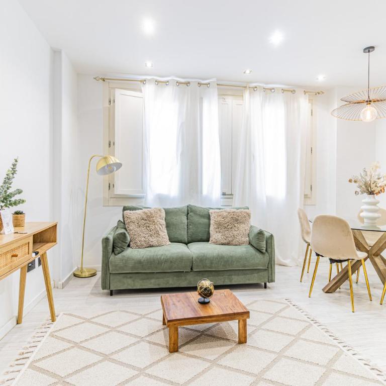 Luxury Duplex Plaza del Pilar - Two-Bedroom Apartment - 1
