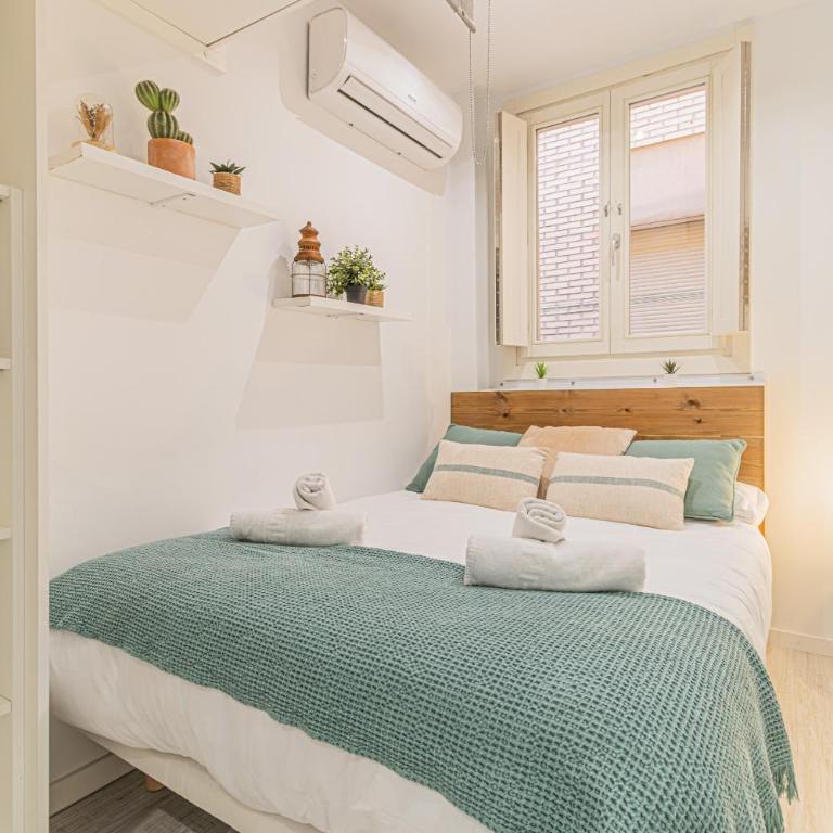 Luxury Duplex Plaza del Pilar - Two-Bedroom Apartment - 9