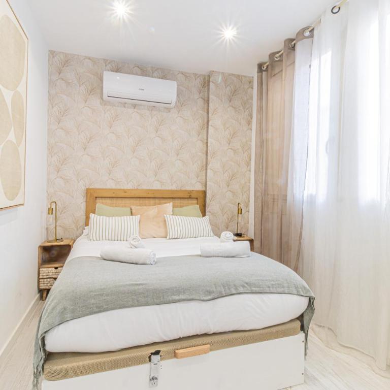 Luxury Duplex Plaza del Pilar - Two-Bedroom Apartment - 10
