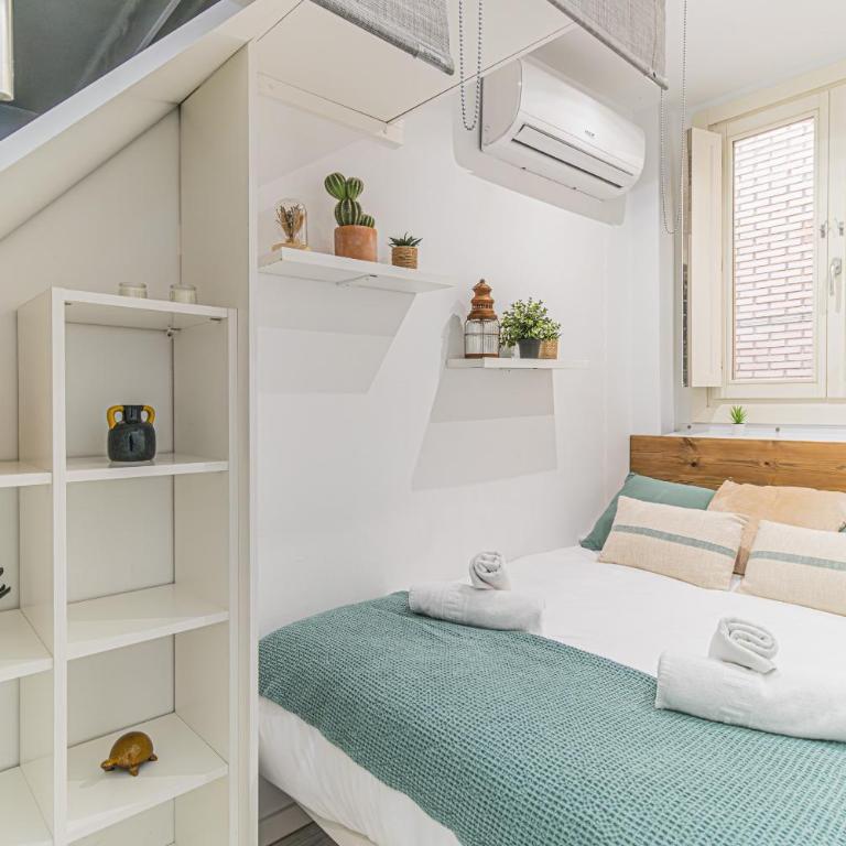 Luxury Duplex Plaza del Pilar - Two-Bedroom Apartment - 15