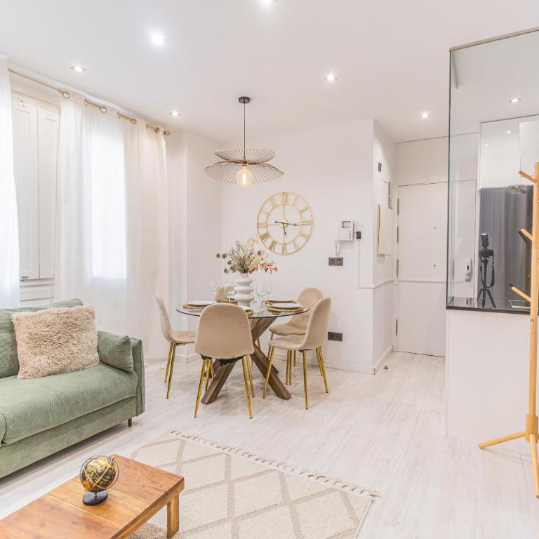 Luxury Duplex Plaza del Pilar - Two-Bedroom Apartment - 17