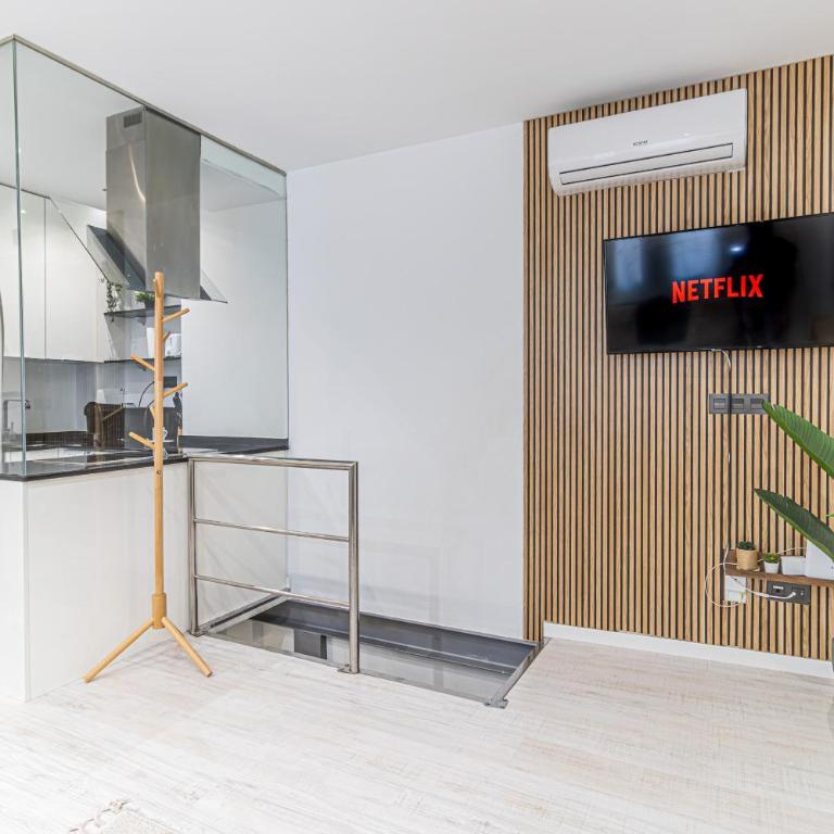 Luxury Duplex Plaza del Pilar - Two-Bedroom Apartment - 21