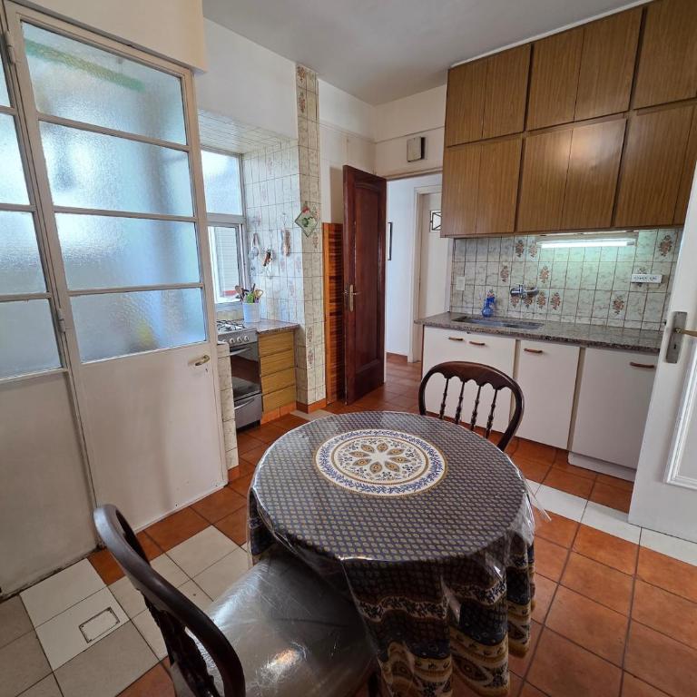 Amplio Departamento en el Centro - Two-Bedroom Apartment - 2