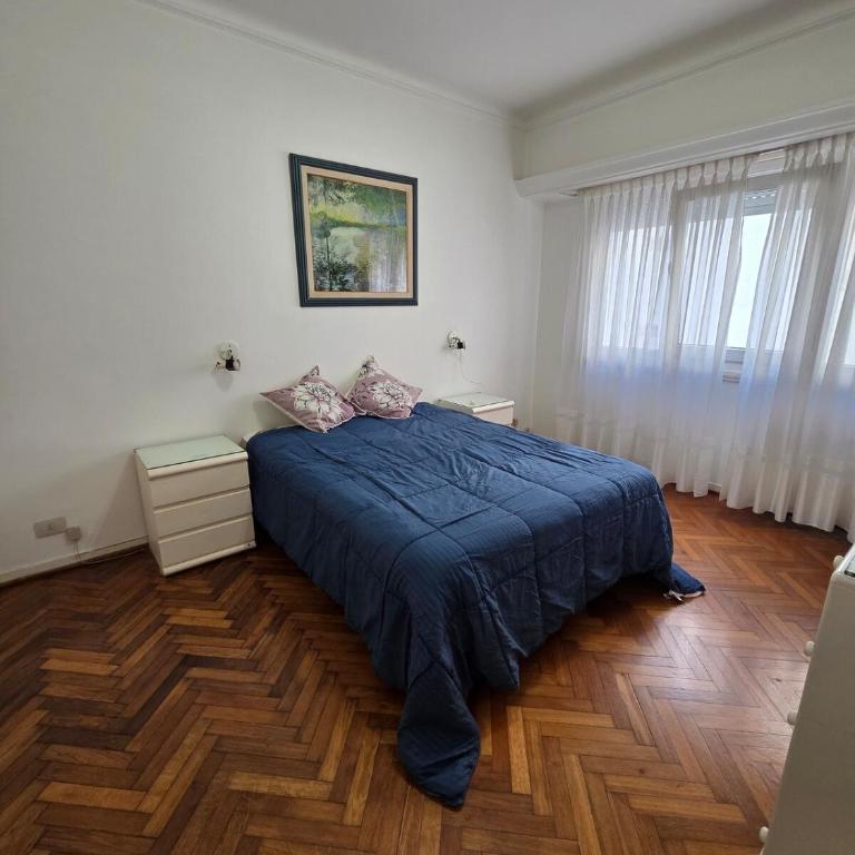 Amplio Departamento en el Centro - Two-Bedroom Apartment - 26