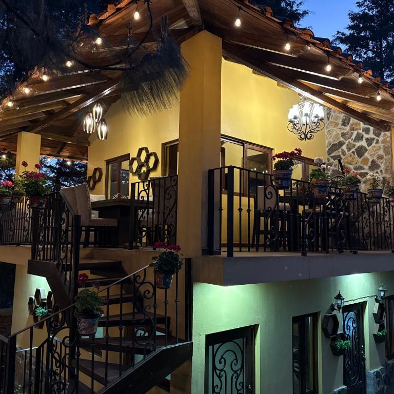 Hermosa cabaña con terraza para disfrutar Cabañas puerta del bosque Mazamitla - Casa de 4 dormitorios - 6