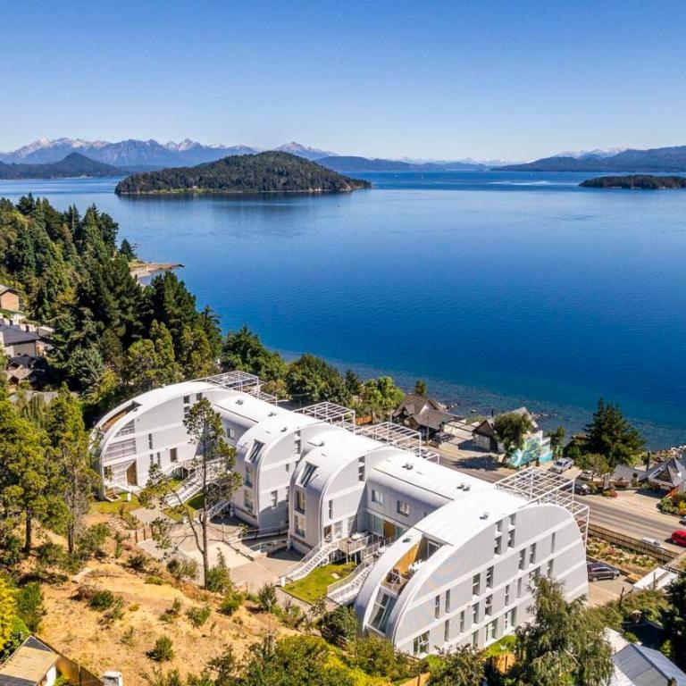 Signature Lake View Sustainable Luxury Residences in Patagonia - Apartamento de 2 dormitorios con balcón y terraza - 8
