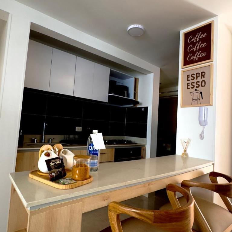 Apartamento Ibagué La Samaria, cerca a el aeropuerto, clinicas y parque deportivo - Apartamento de 3 dormitorios - 6