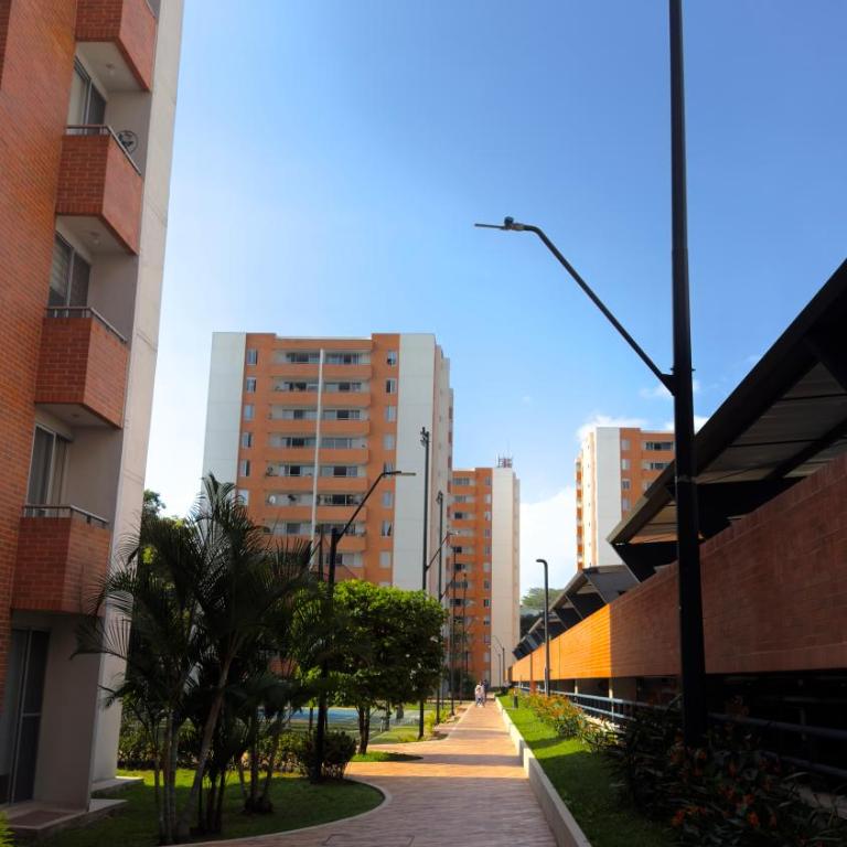 Apartamento Ibagué La Samaria, cerca a el aeropuerto, clinicas y parque deportivo - Apartamento de 3 dormitorios - 17