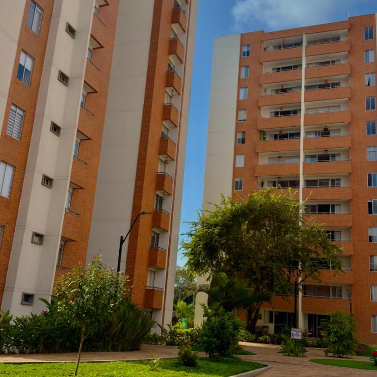 Apartamento Ibagué La Samaria, cerca a el aeropuerto, clinicas y parque deportivo - Apartamento de 3 dormitorios - 23