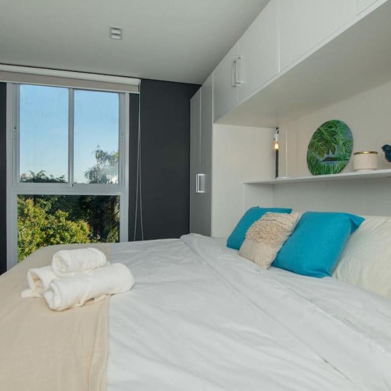 First Living 206 Natalia Sosa Ibarra New 1BR with Desk & Premium King-Size Bed - Apartment - 15