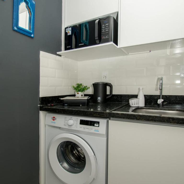 First Living 206 Natalia Sosa Ibarra New 1BR with Desk & Premium King-Size Bed - Apartment - 24