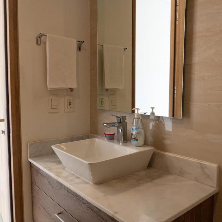Luxe Oceanfront Condo in Golden Zone - Apartment - 28