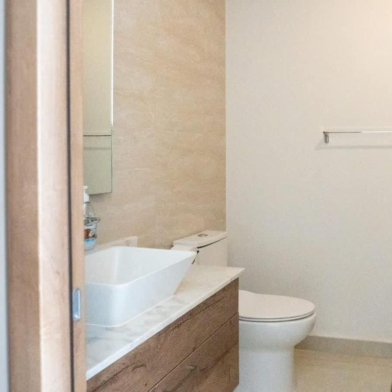 Luxe Oceanfront Condo in Golden Zone - Apartment - 27