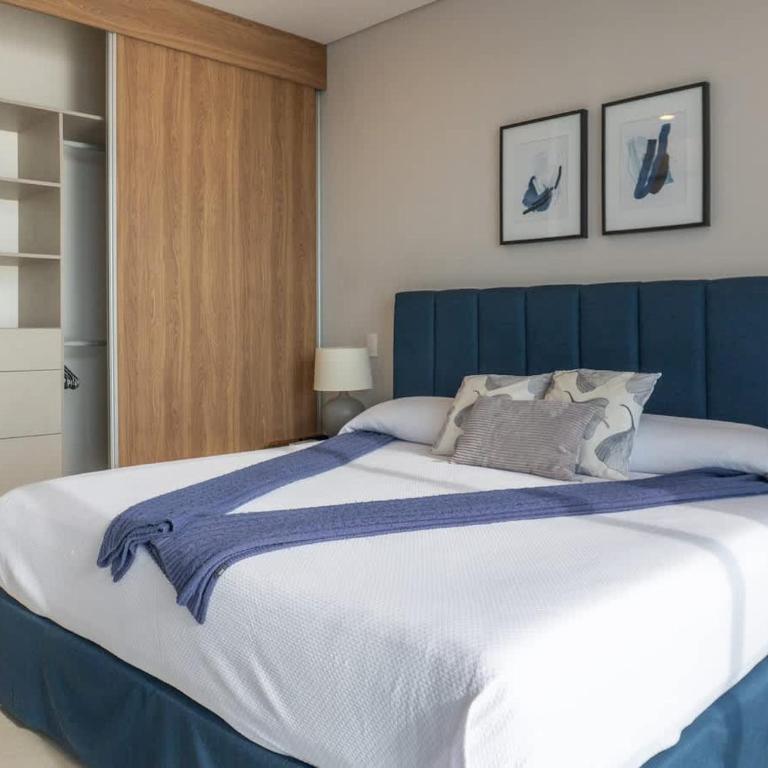 Luxe Oceanfront Condo in Golden Zone - Apartment - 26