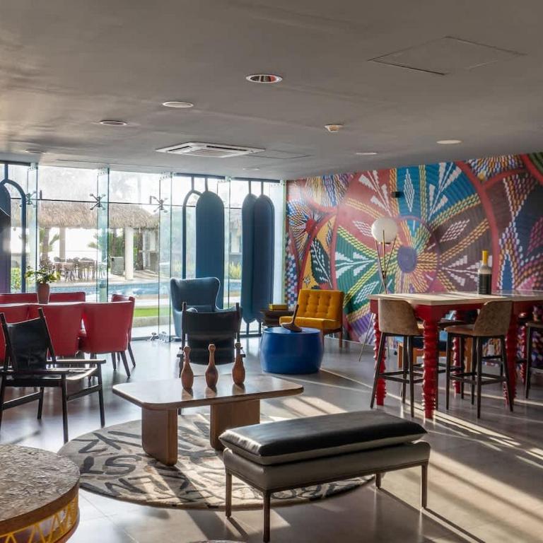 Luxe Oceanfront Condo in Golden Zone - Apartment - 36
