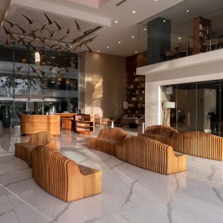 Luxe Oceanfront Condo in Golden Zone - Apartment - 41