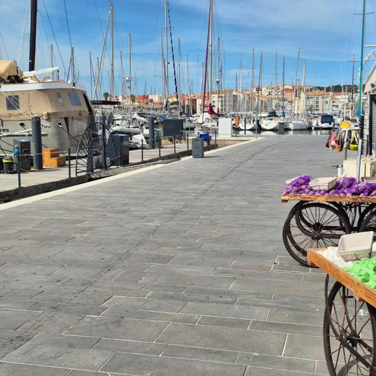 Agde Marine, T4 en duplex vue Centre Port avec parking - Appartement 3 Chambres - 34