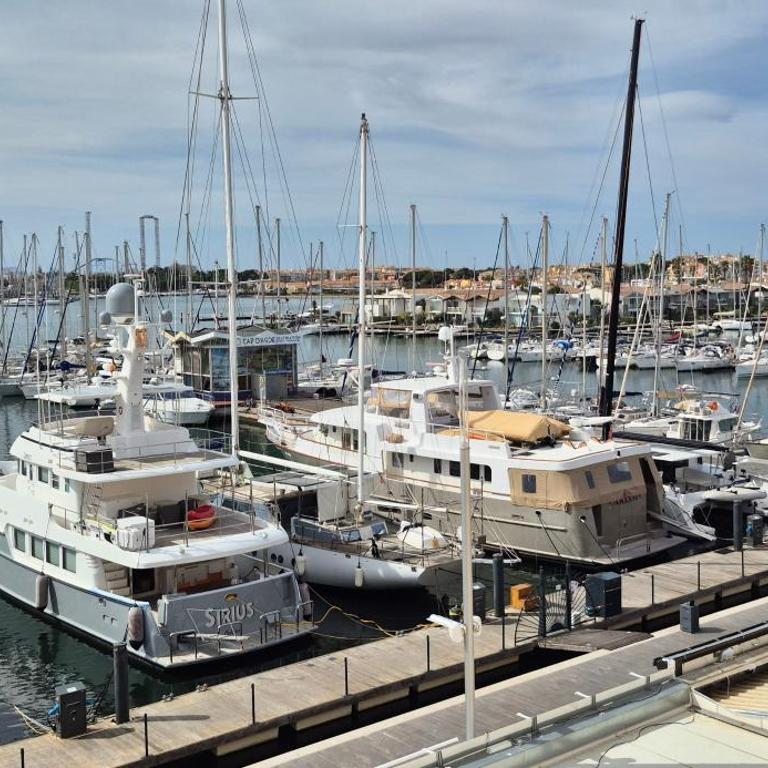 Agde Marine, T4 en duplex vue Centre Port avec parking - Appartement 3 Chambres - 30