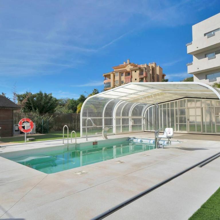 Riviera Modern 2BR Stay w Sunny Balcony and Pools - Habitación Individual - 26