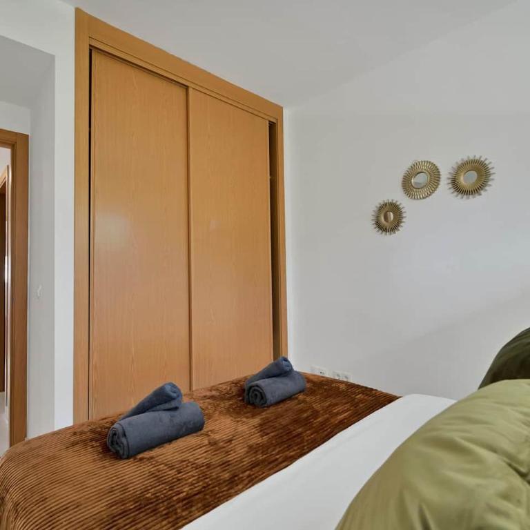 Riviera Modern 2BR Stay w Sunny Balcony and Pools - Habitación Individual - 15