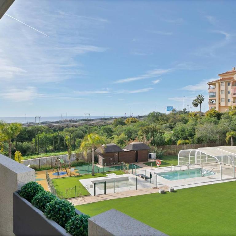 Riviera Modern 2BR Stay w Sunny Balcony and Pools - Habitación Individual - 3