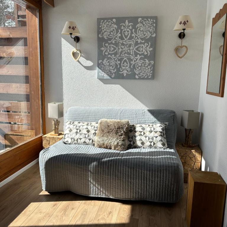 Appartement 2 chambres Chalet LE HAMEAU DES ECRINS Puy-Saint-Vincent 1800 au pied des pistes - Two-Bedroom Apartment - 4