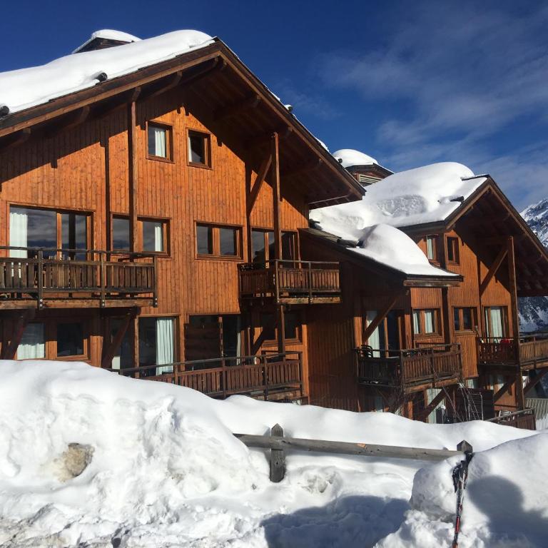 Appartement 2 chambres Chalet LE HAMEAU DES ECRINS Puy-Saint-Vincent 1800 au pied des pistes - Two-Bedroom Apartment - 2