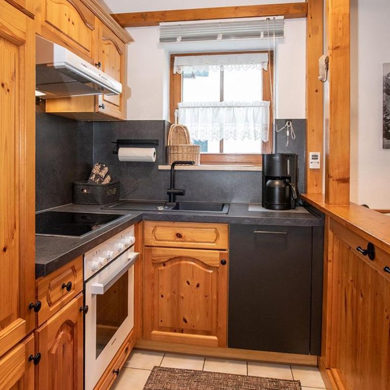 Ferienwohnungen Schneeheide im Feriendorf Sonnenhang - Apartment mit 1 Schlafzimmer und Balkon - 12