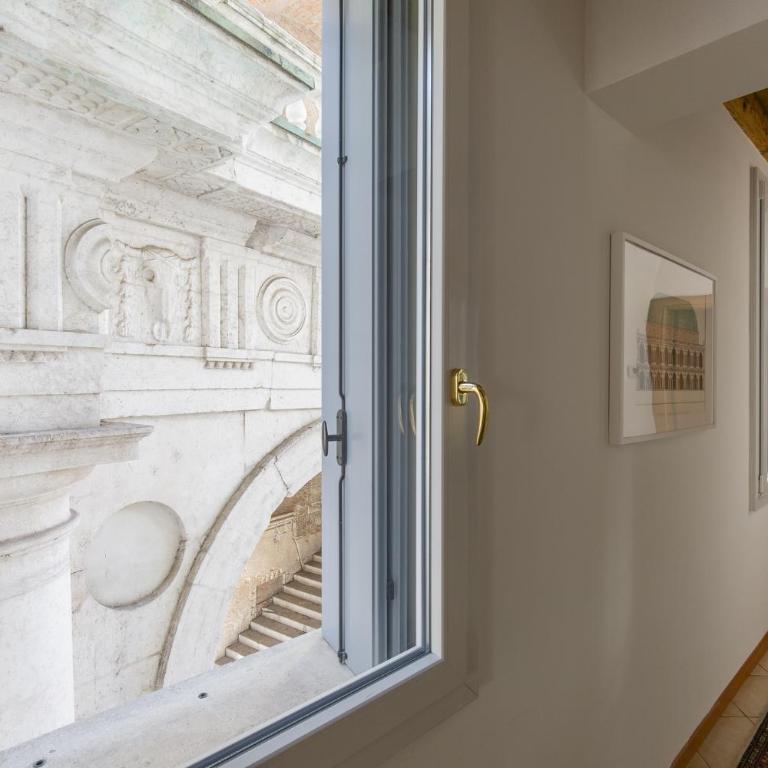 Le Logge, Iconic Basilica Views in the Heart of Vicenza - Appartamento con 2 Camere da Letto e Vista Città - 14