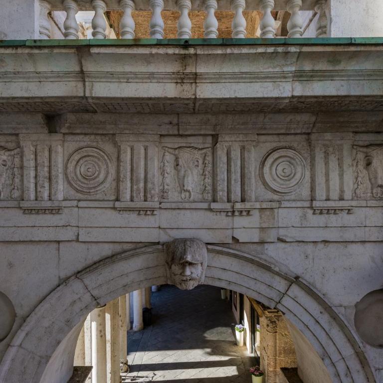 Le Logge, Iconic Basilica Views in the Heart of Vicenza - Appartamento con 2 Camere da Letto e Vista Città - 30