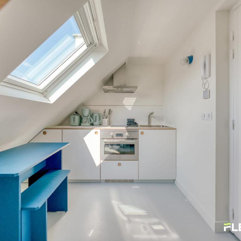 Studio lumineux vue toits de Paris Paris 9è - Studio - 11