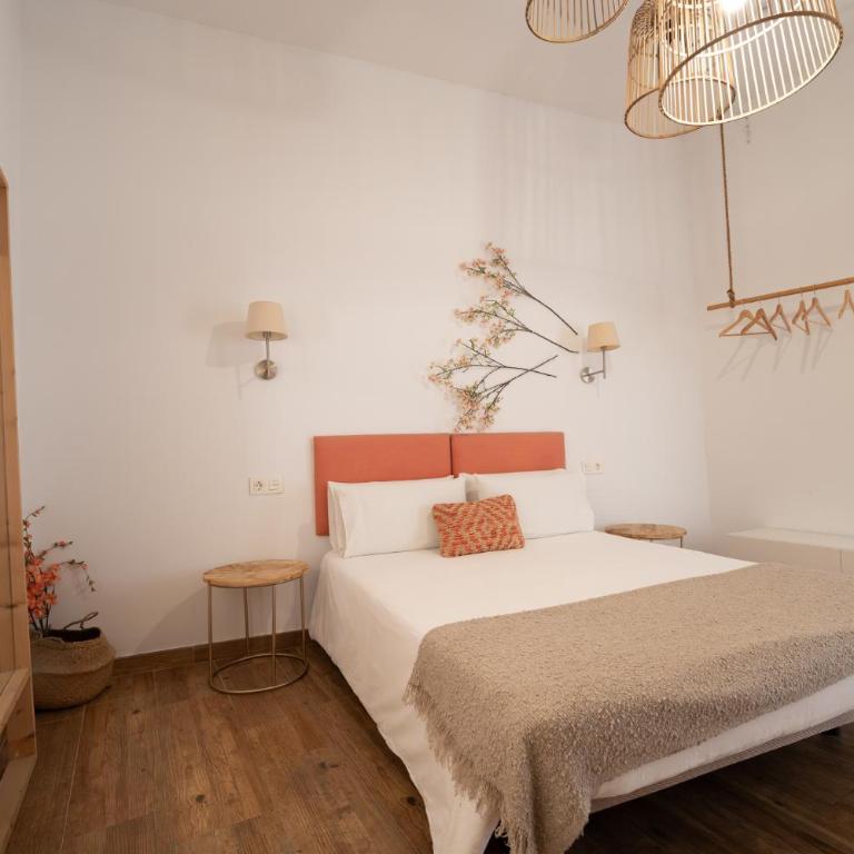 Sunny Stay Guest Houses - Four-Bedroom Apartment - 4