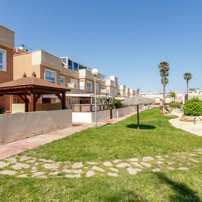 Themed Pool Bungalow & Jacuzzi I BBQ | Parking - Casa de 3 dormitorios - 7