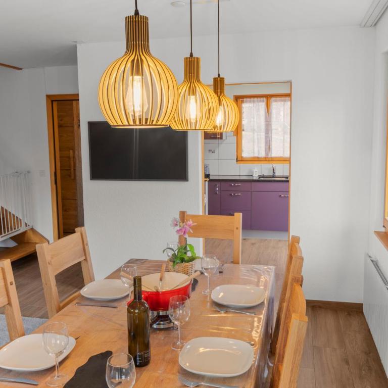 Demi-chalet familial au calme avec magnifique vue - Chalet - 12