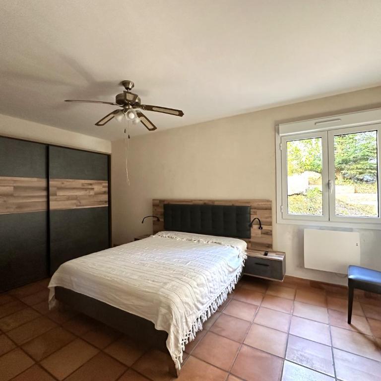 Villa BOUGINVILLEES climatisée pour 12 personnes avec piscine chauffée et vue mer à La Londe-Les-Maures - Maison 6 Chambres - 21