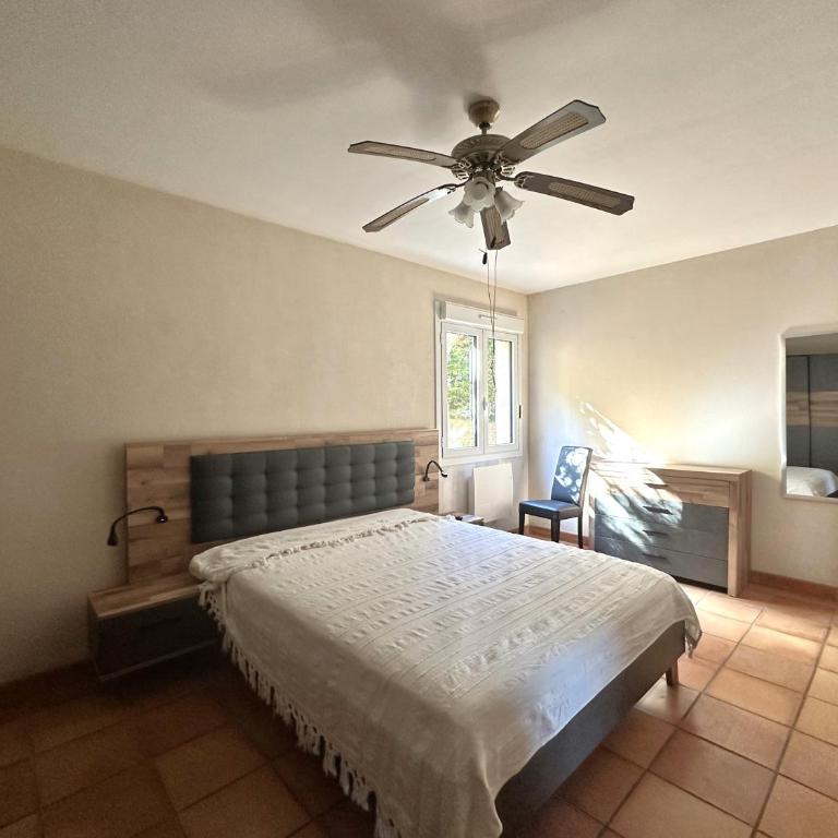 Villa BOUGINVILLEES climatisée pour 12 personnes avec piscine chauffée et vue mer à La Londe-Les-Maures - Maison 6 Chambres - 22