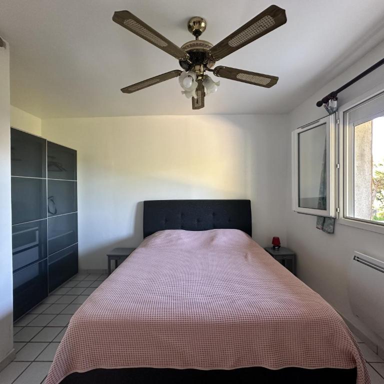 Villa BOUGINVILLEES climatisée pour 12 personnes avec piscine chauffée et vue mer à La Londe-Les-Maures - Maison 6 Chambres - 26