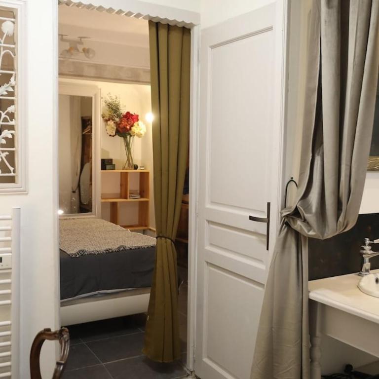 Coeur historique,superbe appartement - One-Bedroom Apartment - 7