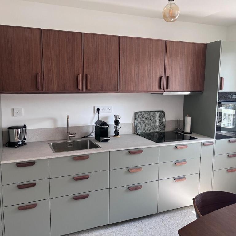 Cozy 2BR Flat 10 Min to Lake City Centre - Apartment mit 2 Schlafzimmern - 34