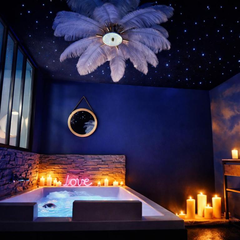 La Suite 7ième ciel étoilé, SPA XXL, Lit sous les étoiles, 5 min centre ville - Appartement 1 Chambre - 2