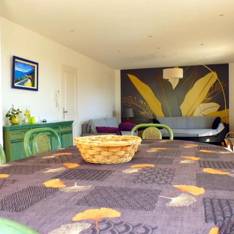 Spacious and bright house with swimming pool - Maison de Vacances - 3