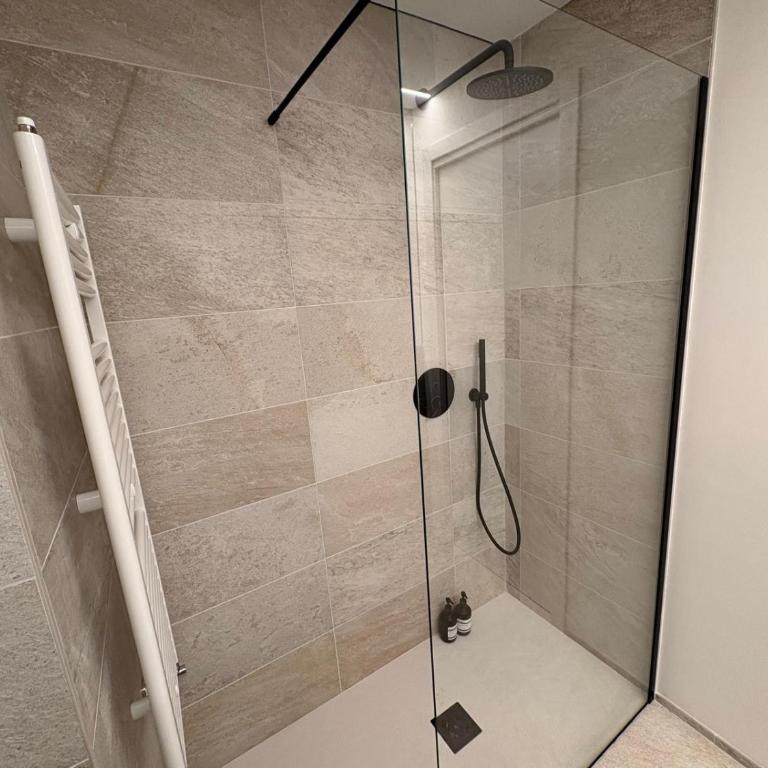 Comfort & Style in Como center with parking - One-Bedroom Apartment - 17