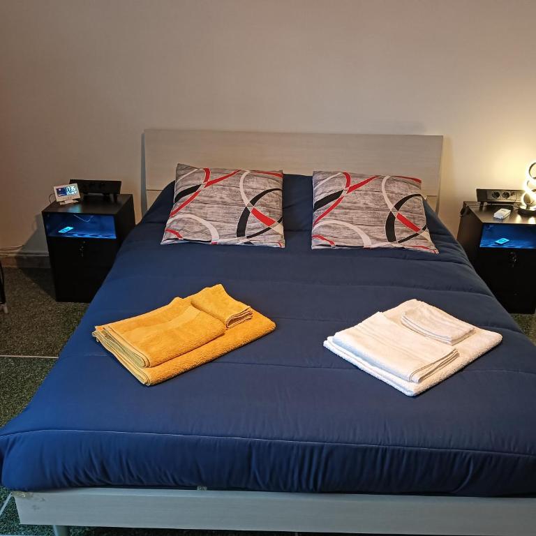 Fiera Station Rooms - Affittacamere - Ampia Camera Matrimoniale - 1