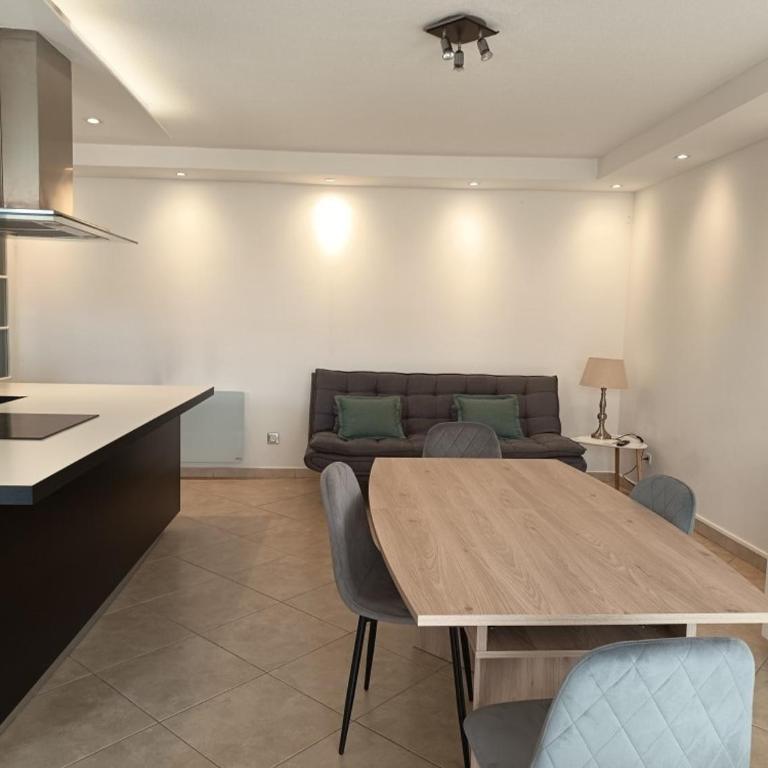 2 pièces St Laurent du Var - Appartement 1 Chambre - 4