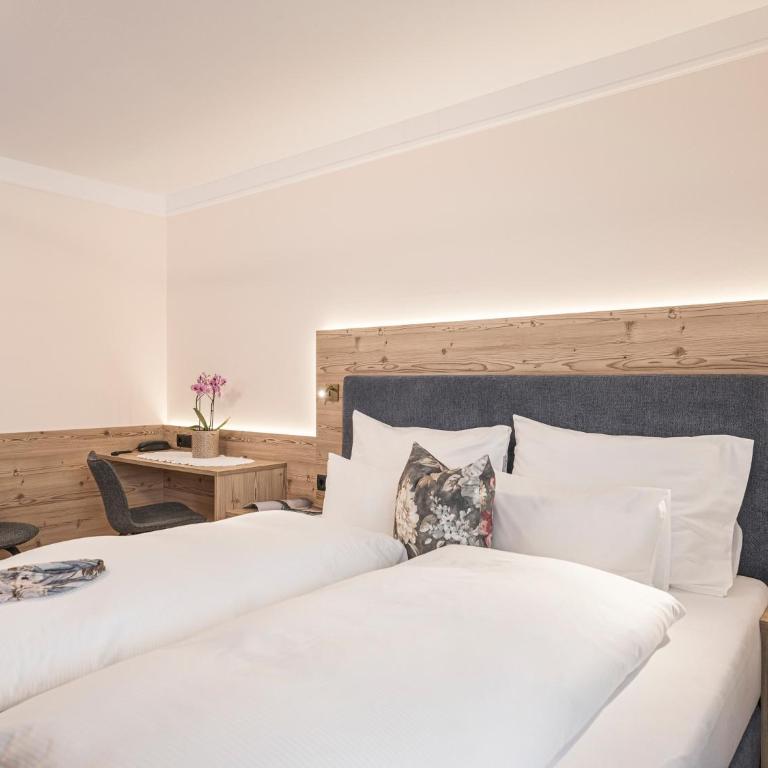 Hotel Finkenbergerhof - Doppelzimmer mit Balkon - 4