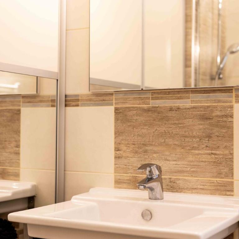 Charming 3room apartment - 6 people - Historic Center - Elevator - Three-Bedroom Apartment - 20