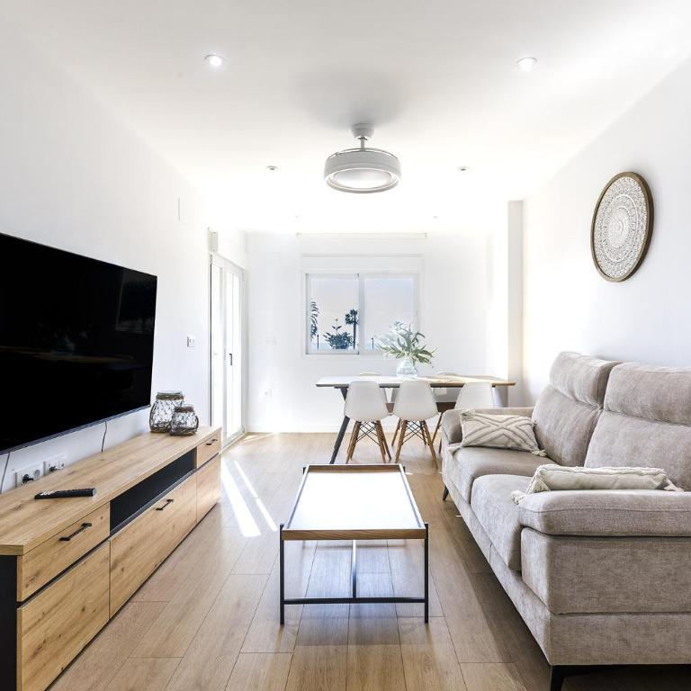 A&N Torre del Mar Grand Seafront Apartment Panoramic - Apartment - 24