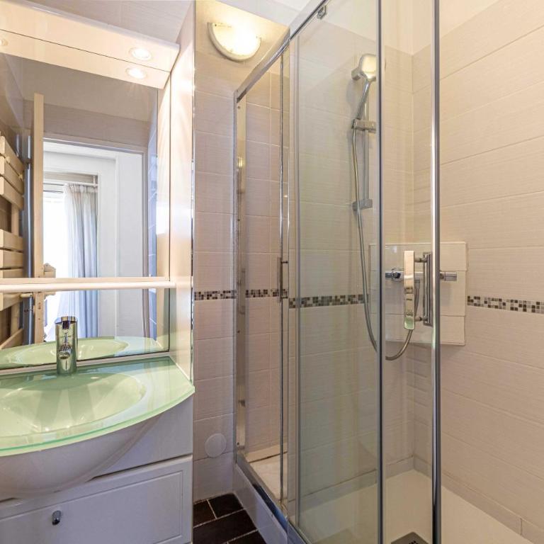 A C apartment with balcony- 2BDR 4P - Cannes Beach - Apartment - 7